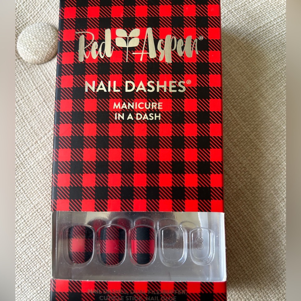 ✨Red Aspen Nana’s Nightgown Press On Nails